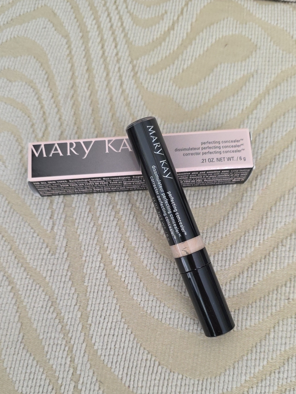 Mary Kay Perfecting Concealer in Deep Ivory